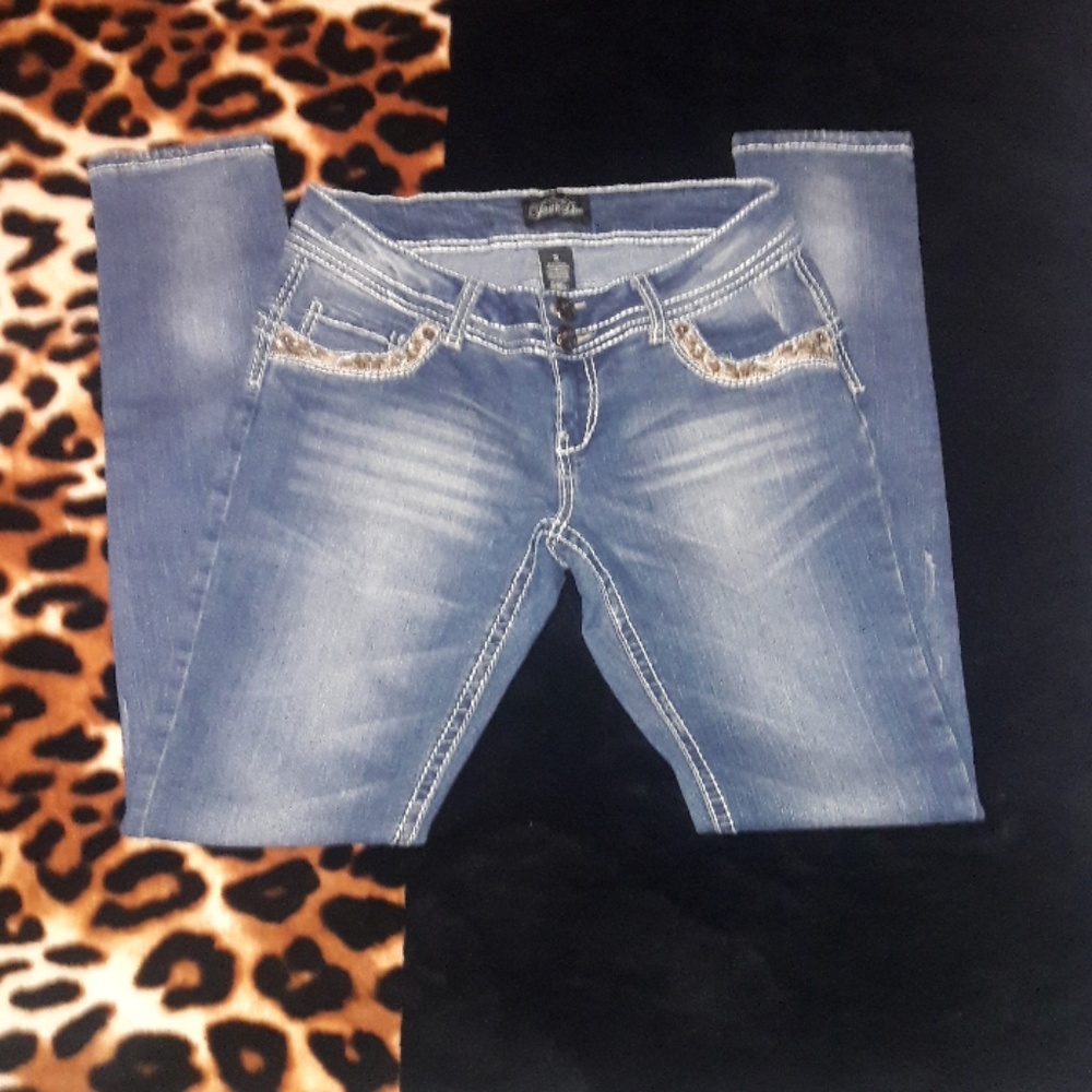 🔥Boutique Distressed Skinnies🔥